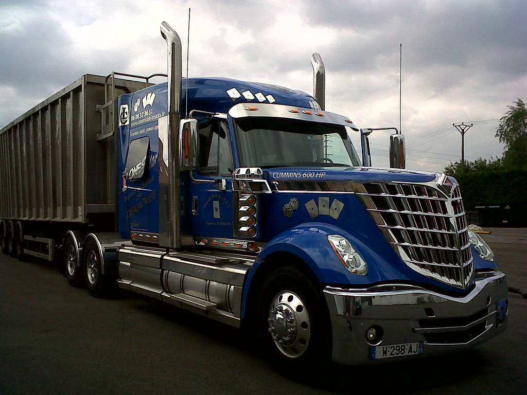 International LoneStar truck tractor